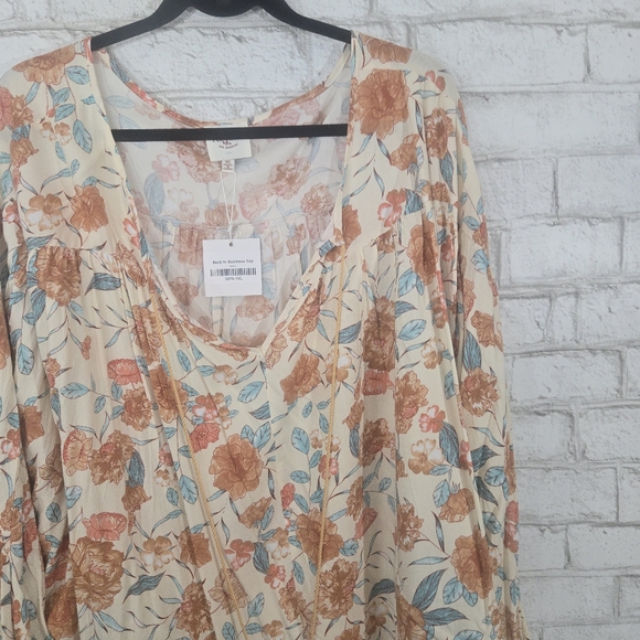 NWT Hayden long sleeve blouse - Picture 8 of 16